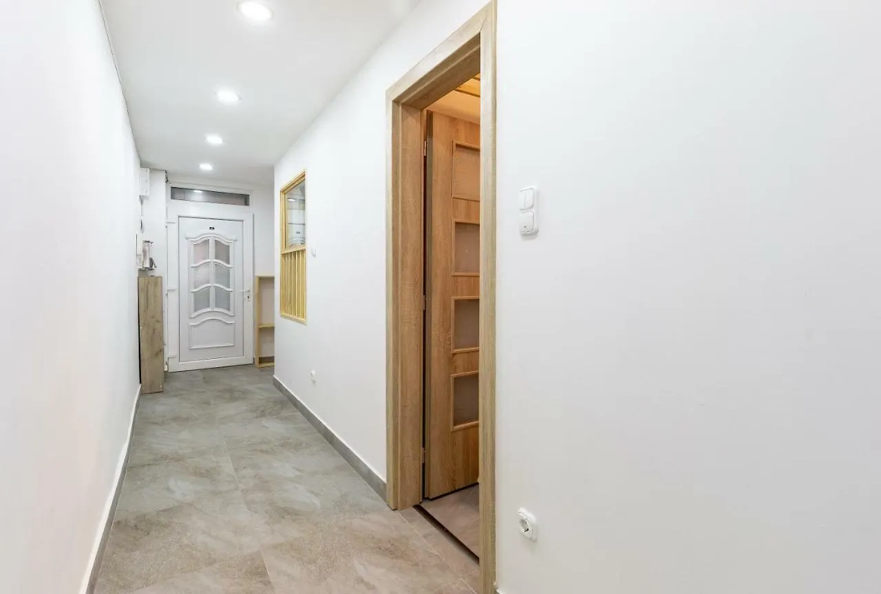 Daire House4Us.Central Budapest.Luxury Apartment. Deak Ferenc Ter Macaristan