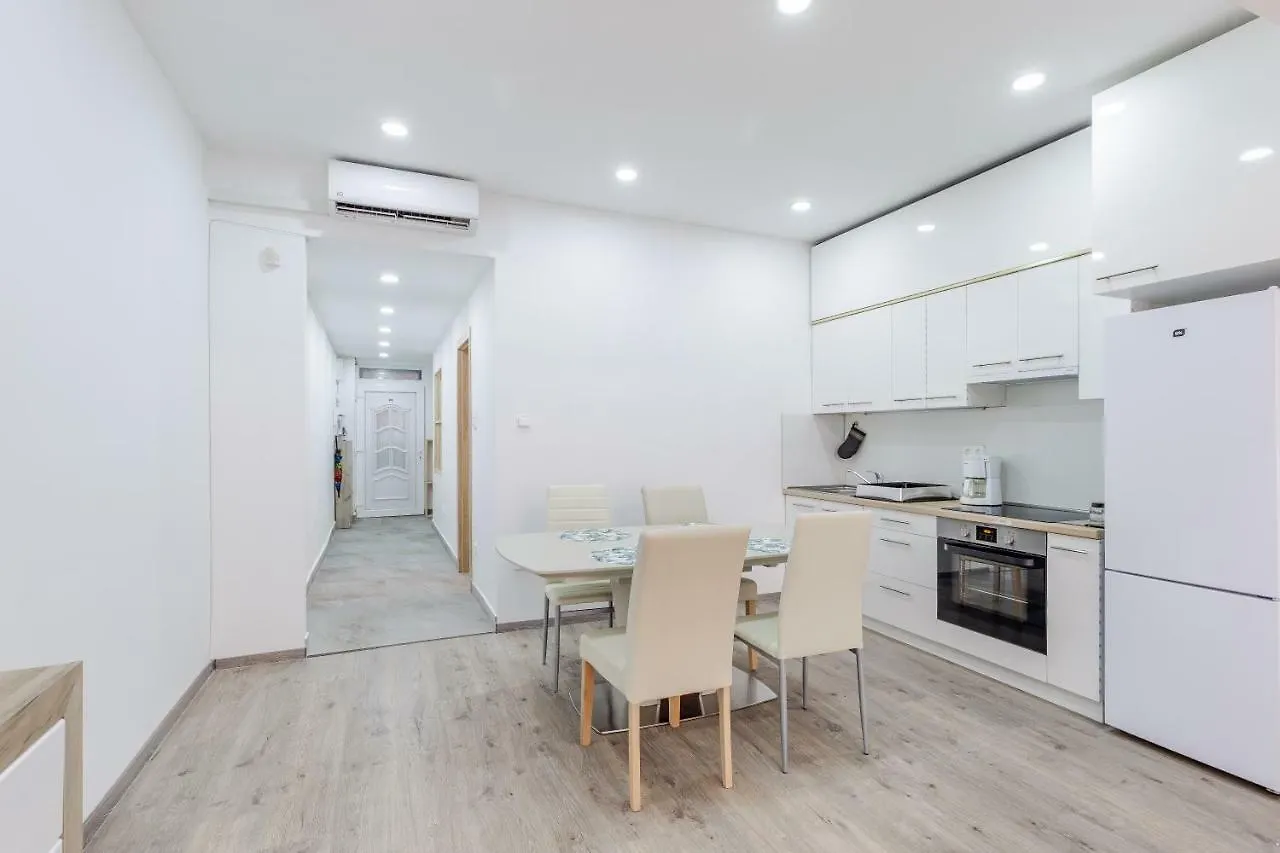 House4us.Central Budapest.Luxury Apartment. Deák Ferenc Ter