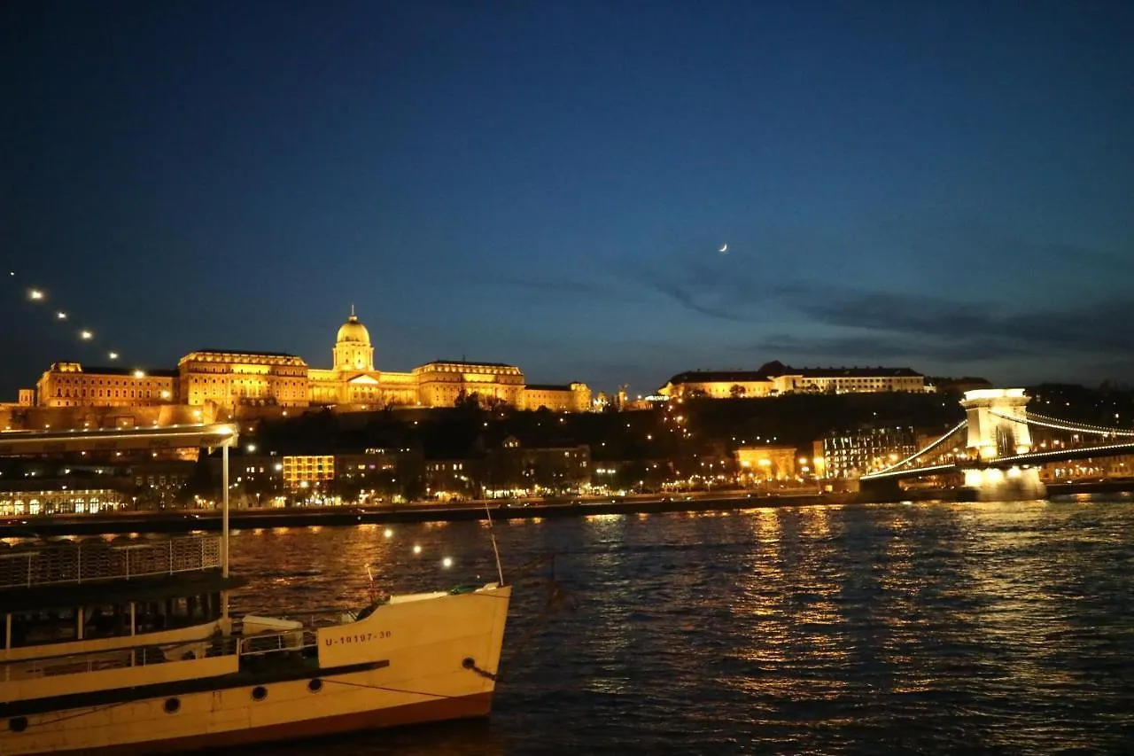 House4us.Central Budapest.Luxury Apartment. Deák Ferenc Ter Appartamento